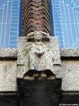 Figuur boven de ingang
<br/>
Gert-Jan Lobbes, 2018